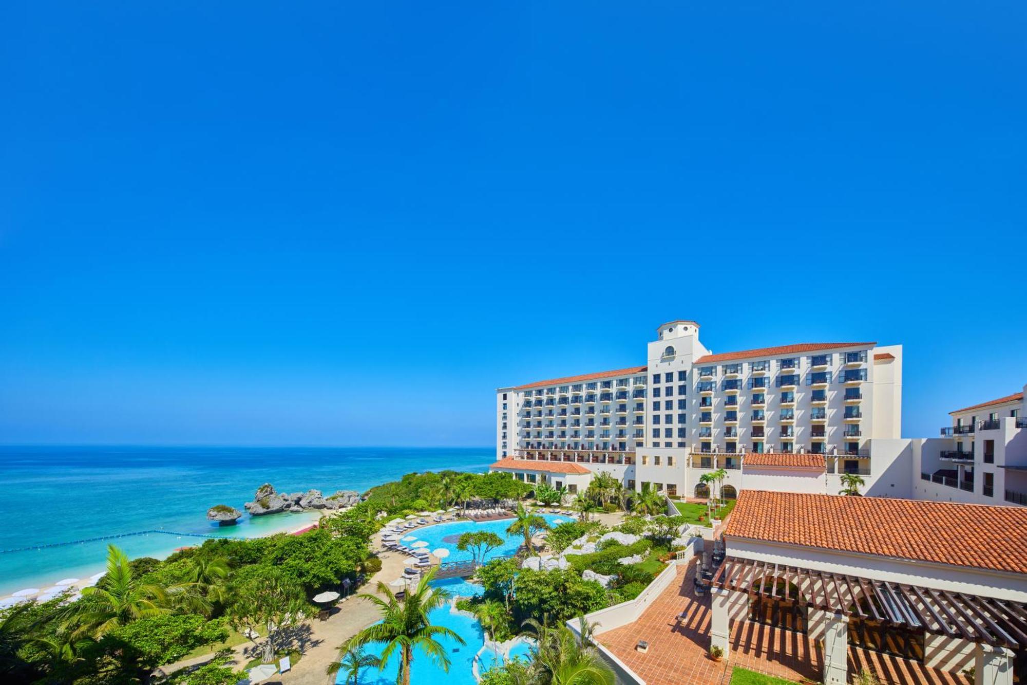 Hotel Nikko Alivila Йомитан Экстерьер фото Hilton Okinawa